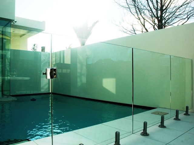 glass-pool-fencing-13