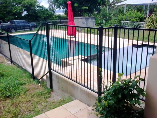 aluminium-pool-fencing-08