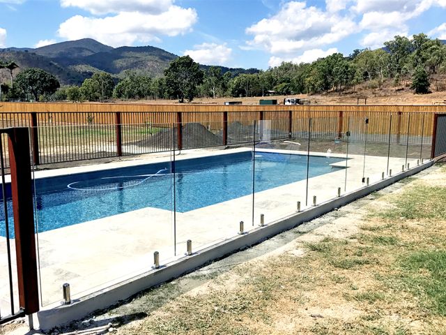 glass-pool-fencing-39