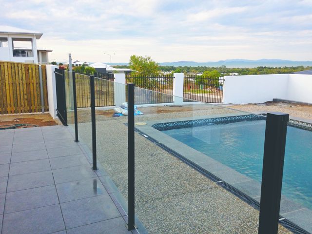 glass-pool-fencing-40