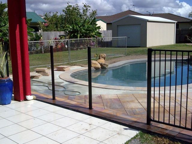 aluminium-pool-fencing-02